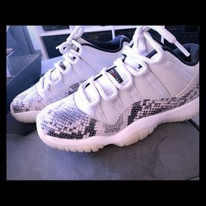 Jordan Low-top 11’s